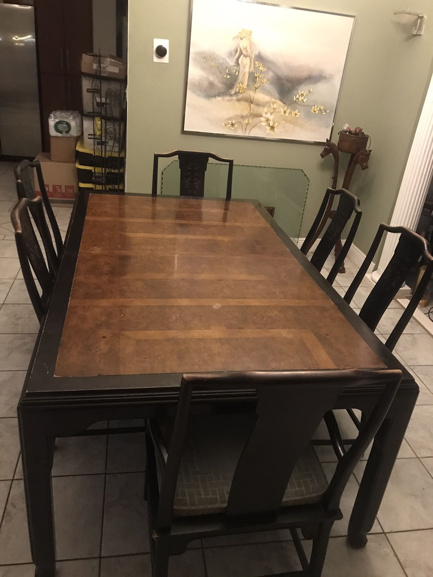 Antigüedad, 1926 comedor de 6 puesto. Hickory Antique dining room set, 6 pieces, 1926. One of a kind! Two arm chairs at the ends. Most appreciate