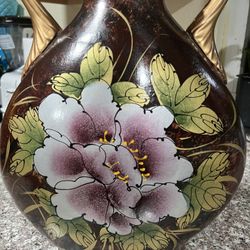 Ceramic Flowers Vase 🏺 15” Height , 12” Wide Excellent Condition 