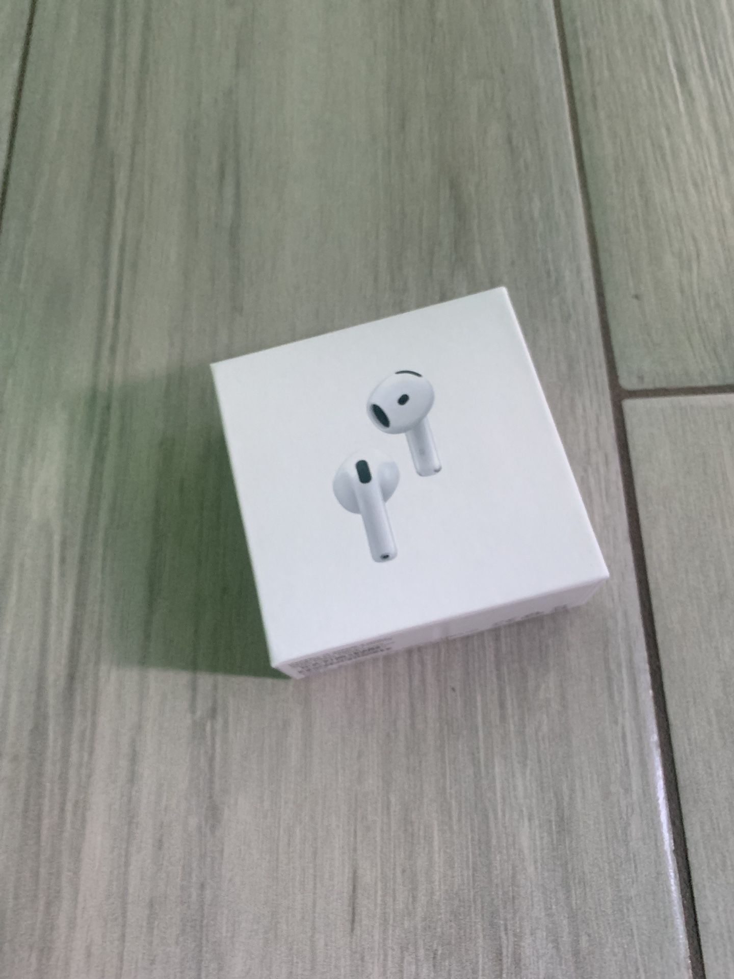 Gen 4 AirPods Witch Noise Cancellation