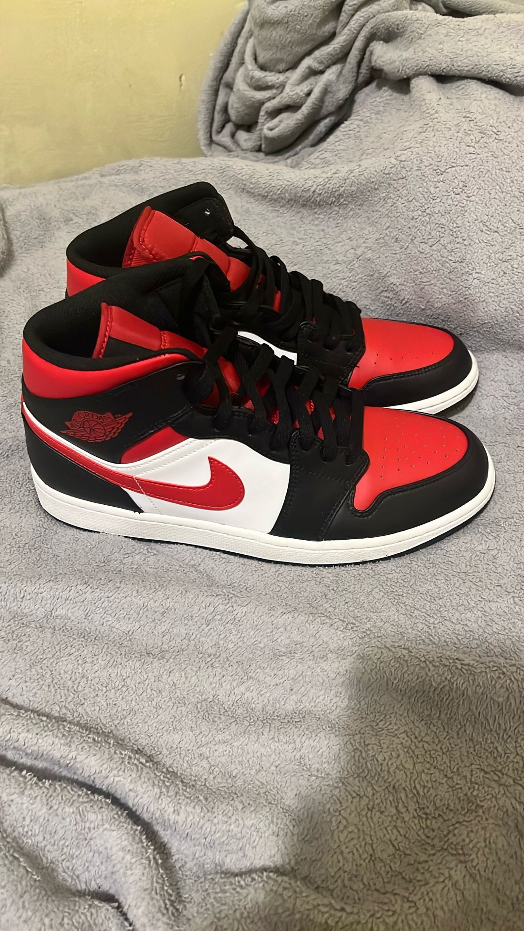 Air Jordan 1 Mid