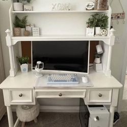 Desk With Hutch