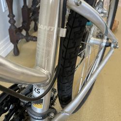 Giant Sedona DX comfort bike. 