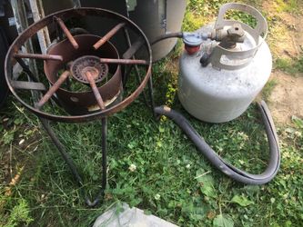 Gas tripod for crab cooking