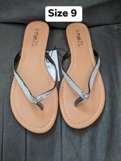 New women’s sandals size 9