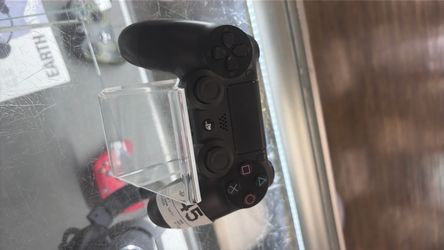 PS4 controller