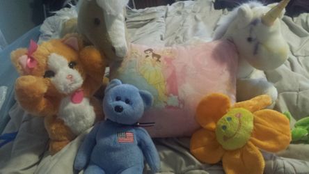 Lot of stuffed animals,1 princess pillow. like new