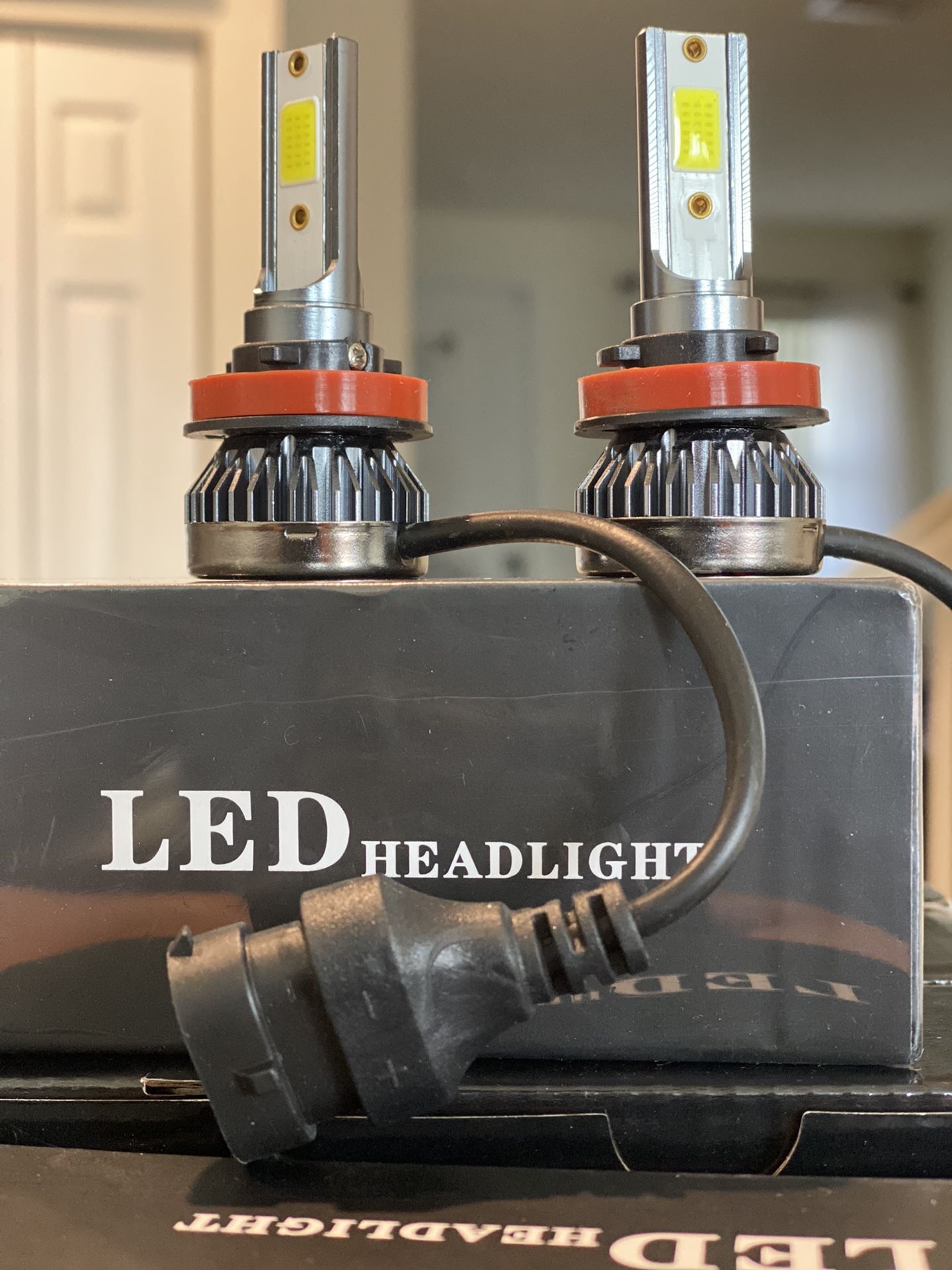 9005 Brand New LED Bulbs 9006 H13 and 9005