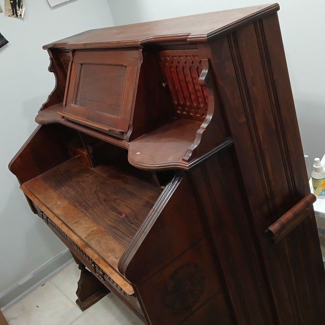 Beautiful Antique Organ Converted To Desk - Has Signature On Back 1928