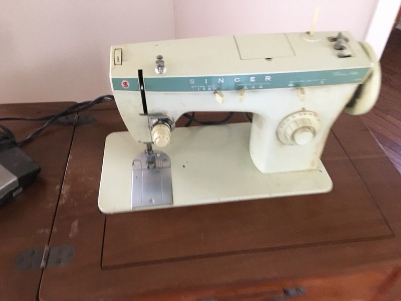 Singer fashion mate 257 sewing machine $65