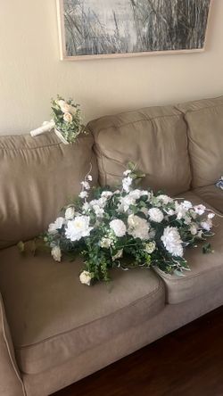 Large flower centerpiece & bouquet