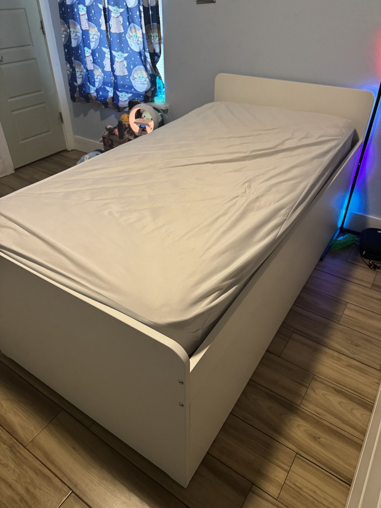 Twin Bed
