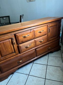 Dresser