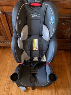 Graco 3 in 1 carseat Used