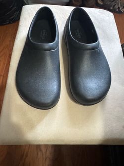 Croc s for job size  9 women and 7 men