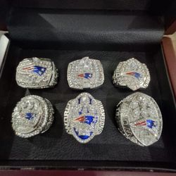 New England Patriots Championship Ring Set With Display Case 