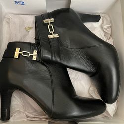Woman’s Ankle Boots