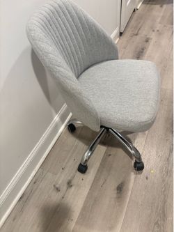 Vanity chair