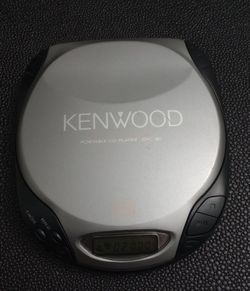 KENWOOD PORTABLE CD PLAYER