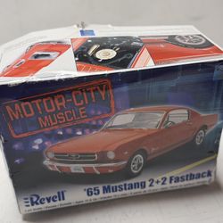 Revell '65 Mustang 2+2 Fastback model car.