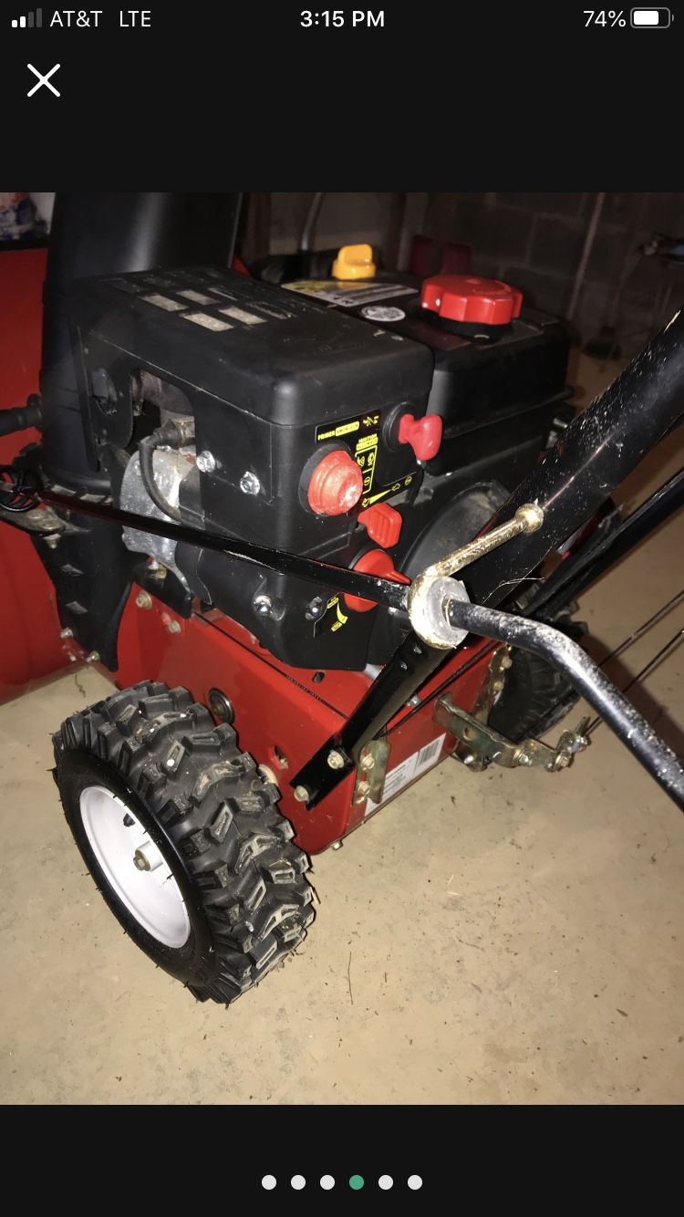 24” Craftsman Snow Blower 179cc PRICE IS FIRM for Sale in Romansville