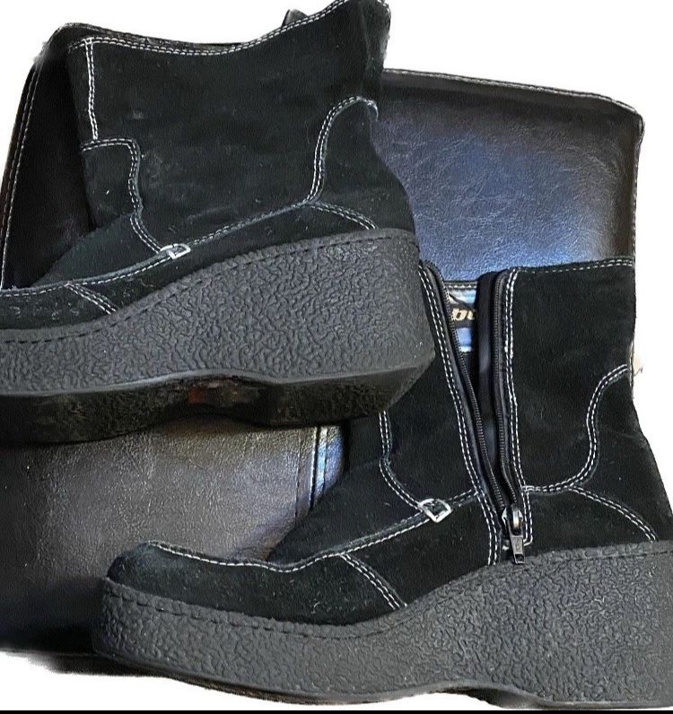 Ladies Size 10 Black Bongo Ankle Boots, Upper Leather