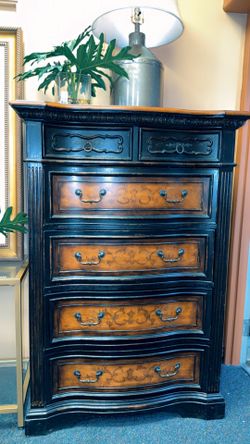 Hooker Furniture 6 drawer chest