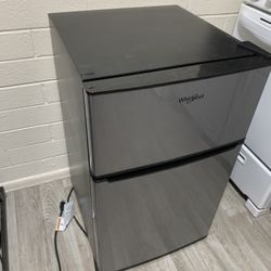 Mini Fridge/Freezer
