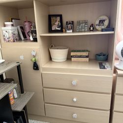 Bedroom Hutch – Versatile & Stylish! ✨