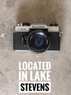 Fujica st605 35mm m42 mount film camera w/ 55mm f/2.2 lens