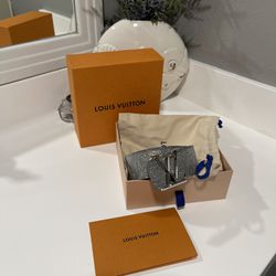 Louis Vuitton Glitter Goods Collection Belt for Sale in Garden Grove, CA -  OfferUp
