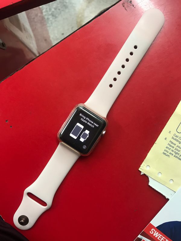 Series 1 iWatch 38mm $100 for Sale in Miami, FL - OfferUp