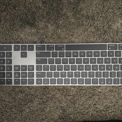 Apple Keyboard 
