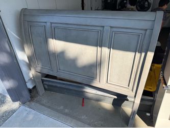 Queen size bed (real wood)