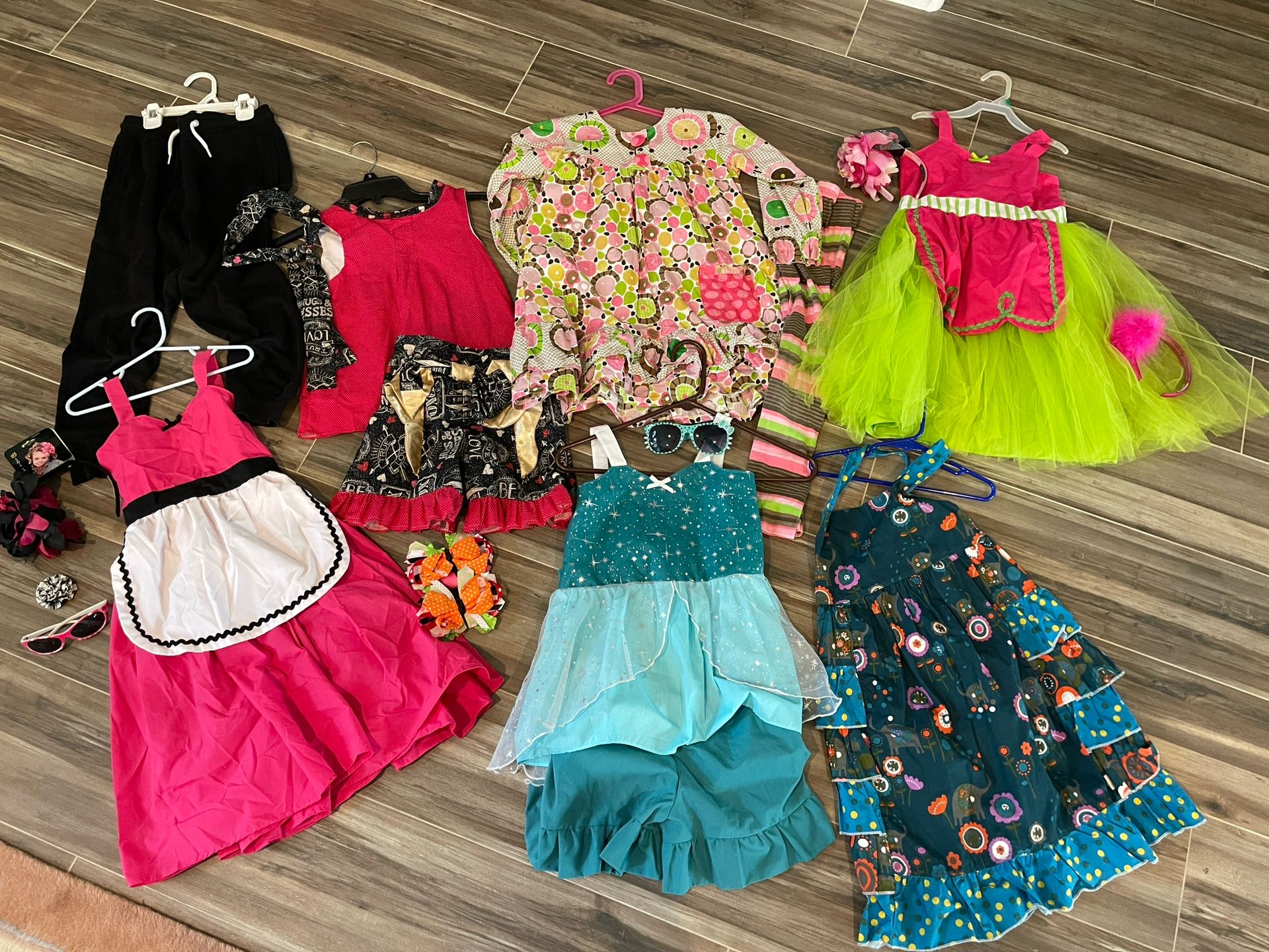 Girls Upscale Size 7 Bundle Jelly The Pug Lover Dover boutique plus accessories!