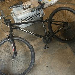 Nice Mountain Bike Needs Tubes Front Suspension 