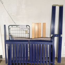 Convertible Crib / Full Bed – Solid Wood – Easy Pickup