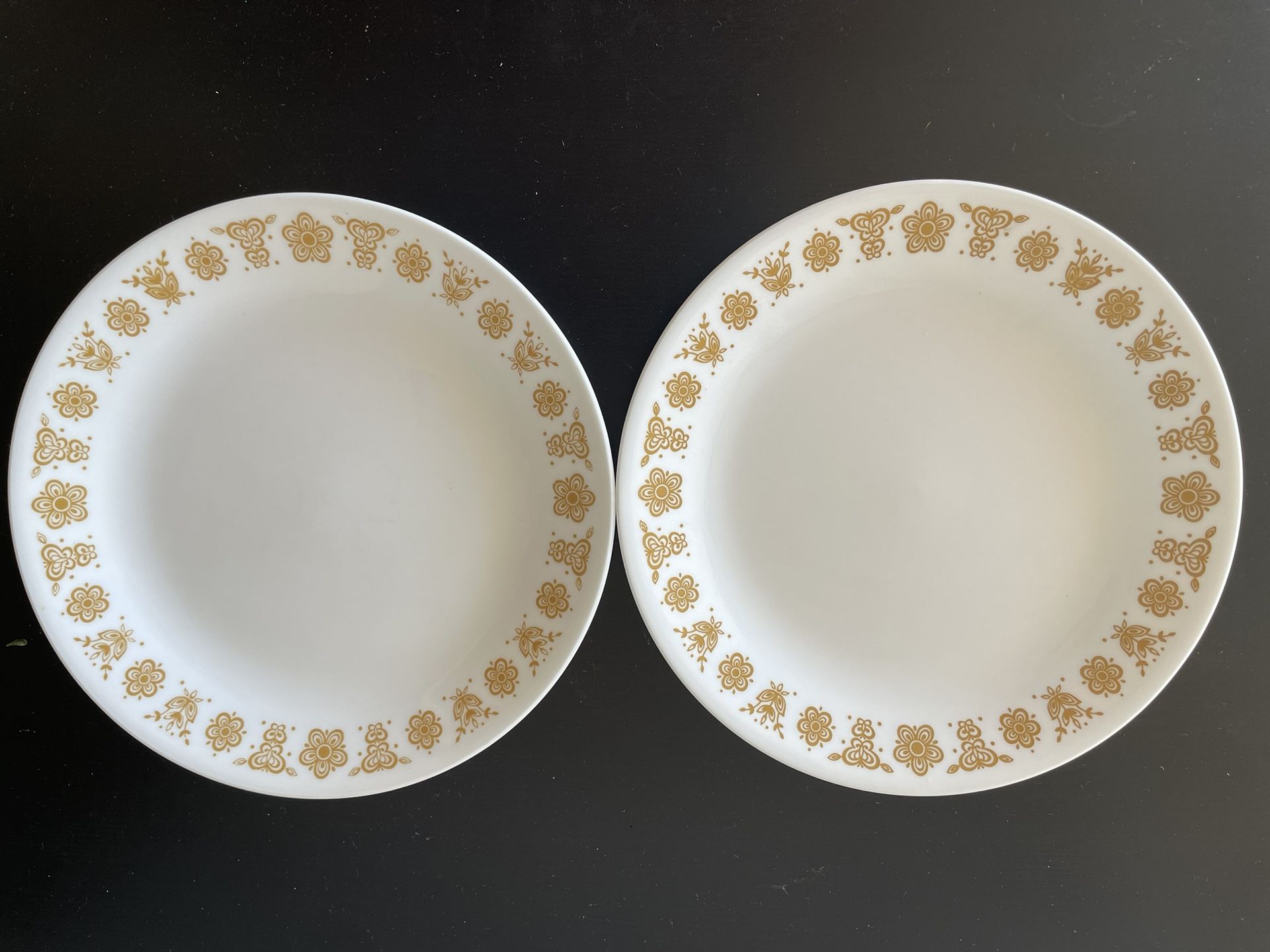 Vintage Pyrex Medium Plates