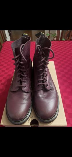Dr. Martens, Size 9