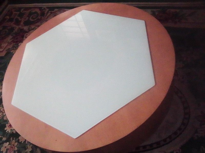 BEAUTIFUL WOODEN  TABLE GREAT CONDITION  GLASS INCLUDED