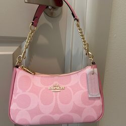 COACH Terri Powder Pink Shoulder Bag | Brand New 💕
