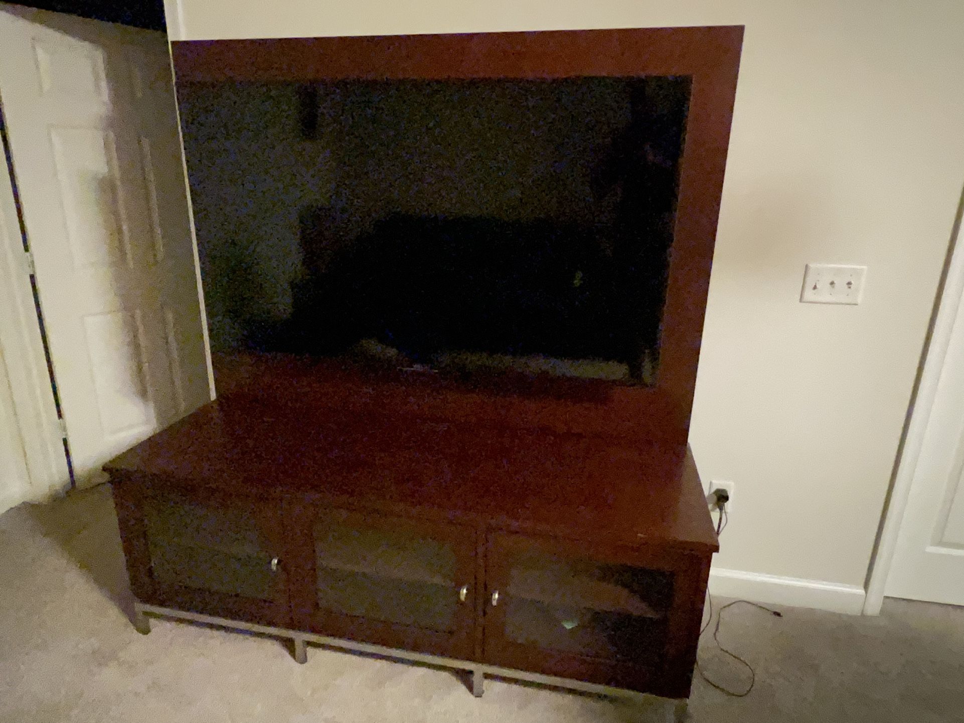 Ethan Allen TV stand With Mount