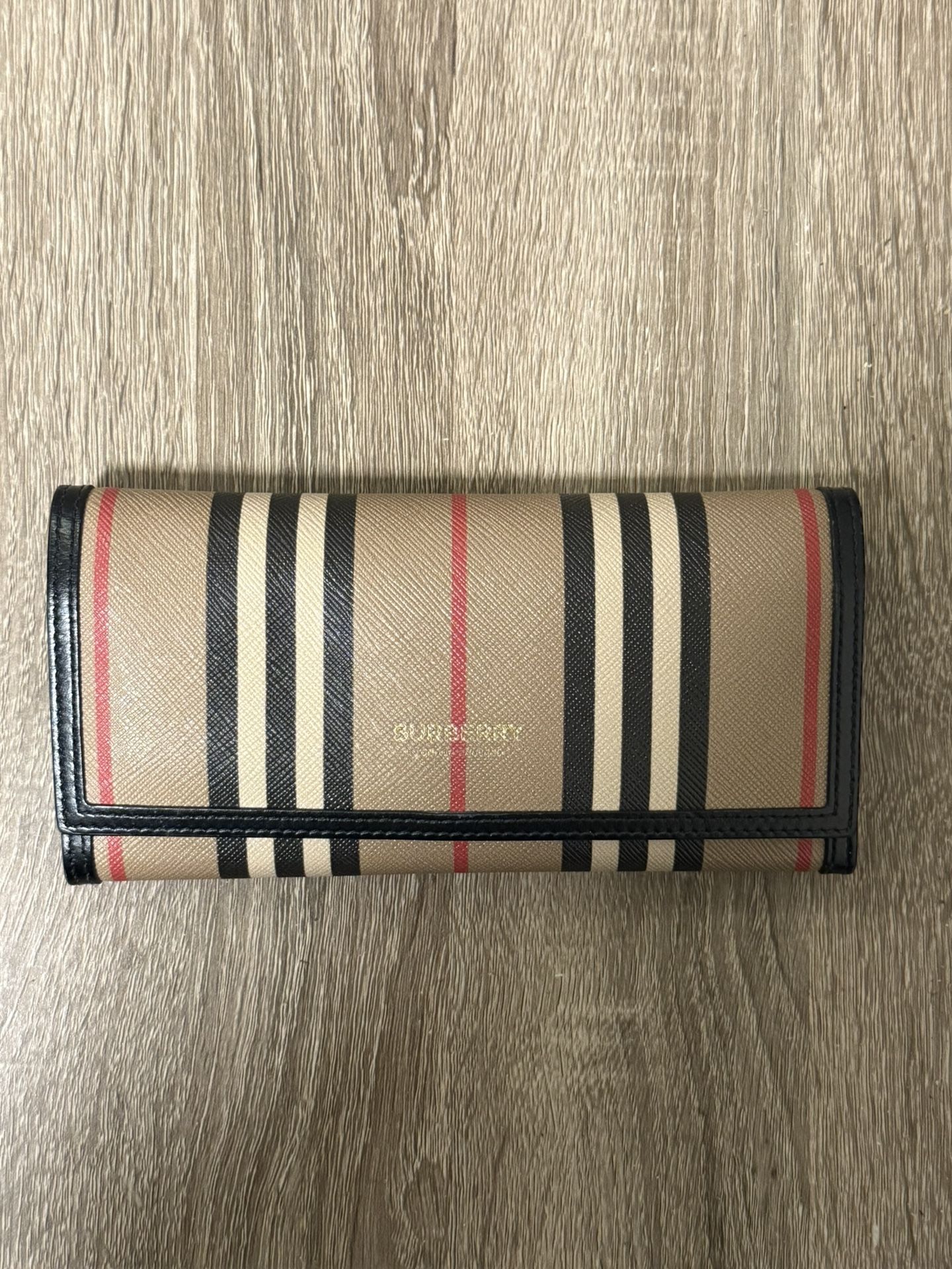 Burberry Women’s Wallet