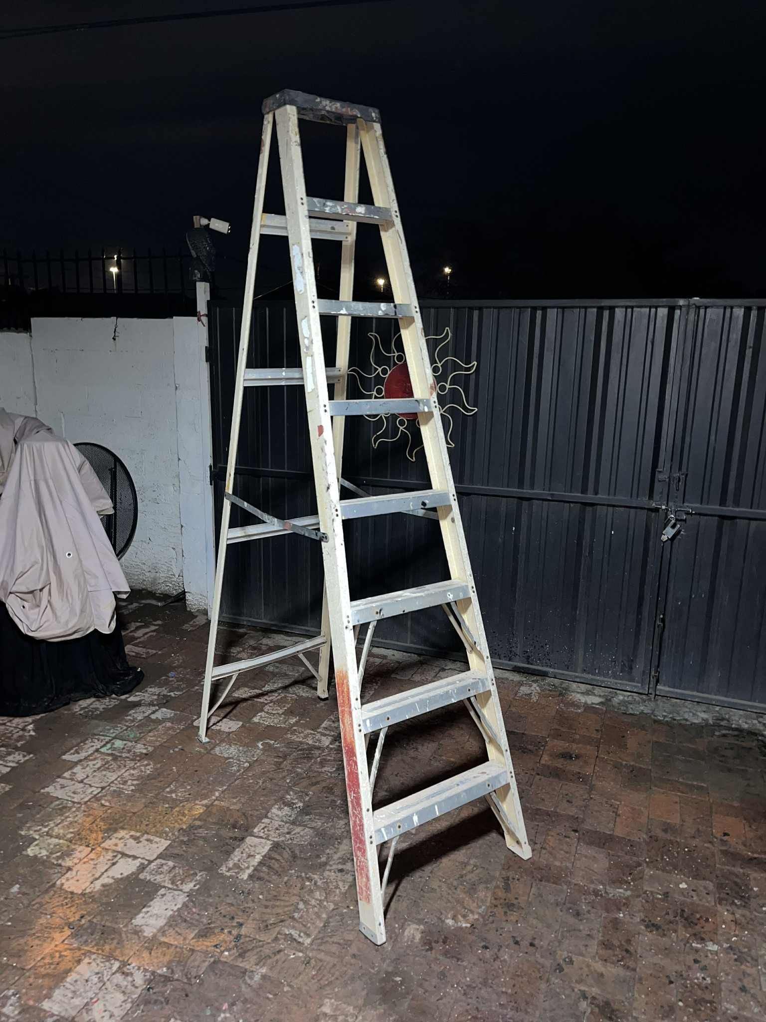 8ft. Fiberglass Ladder