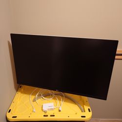 LG 32" UHD HDR 4K Monitor 60hz 4ms FreeSync VA 32UN550-W 2023 Model