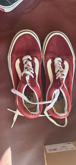 Red Vans Old Skool Shoes – Men’s Size 3.5 / Women’s Size 5