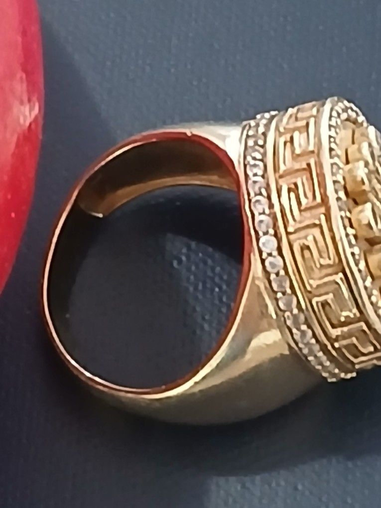 Gold RING