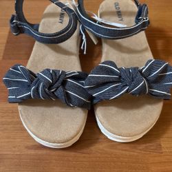 Kids Old Navy Blue Sandles (brand new)