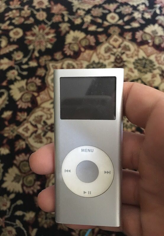 Apple IPod OG Model, still runs perfectly, works like a charm after so many years of use