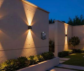 Solar wall light (2 pack)