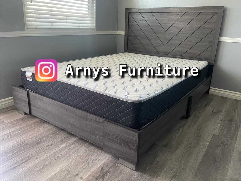 Antique Grey Distressed Finish Wood Queen Platform Bed With Orthopedic Supreme Mattress Included 